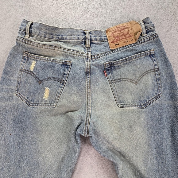 Vintage Levis 501 Jeans Mens Blue Light Wash Distressed Made in USA Fits 30x30 - Picture 13 of 16